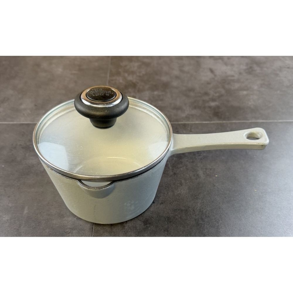 Pampered Chef 1.5 Qt Retired Gray Anodized Non Stick Saucepan w/ Lid -CLEAN
